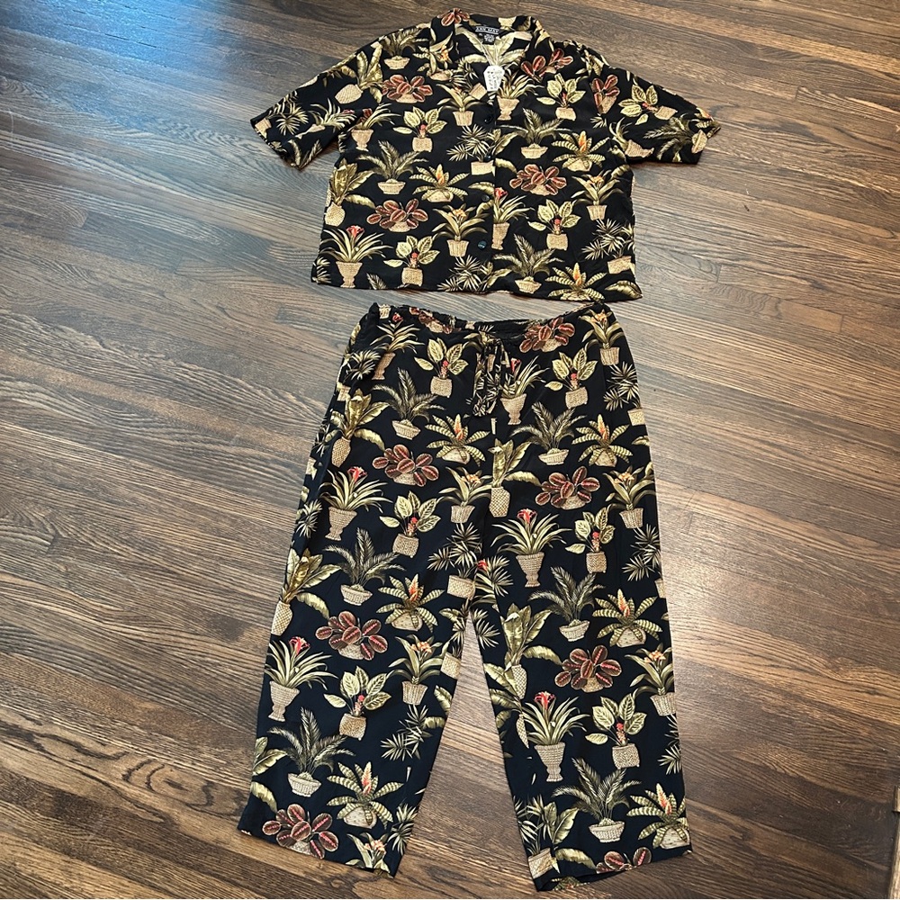 Gorgeous Vintage Tropical Plant Silk Set